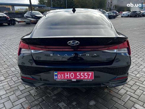 Hyundai Elantra 2022 - фото 6