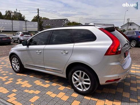 Volvo XC60 2017 - фото 11