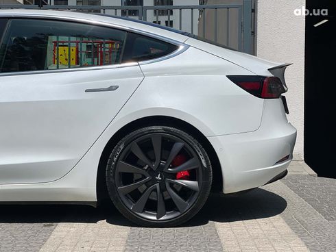 Tesla Model 3 2020 белый - фото 30