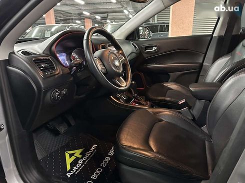 Jeep Compass 2017 - фото 18