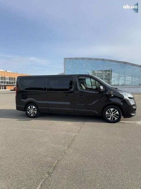 Renault Trafic 2019 - фото 9