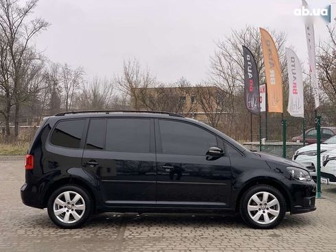 Volkswagen Touran 2011 - фото 22