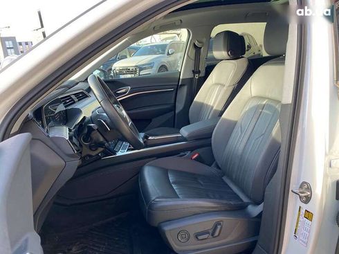 Audi E-Tron 2021 - фото 19