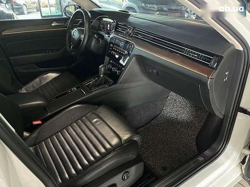 Volkswagen Passat 2018 - фото 21