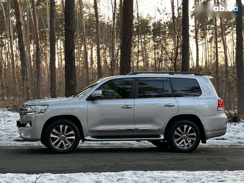 Toyota Land Cruiser 2016 - фото 6