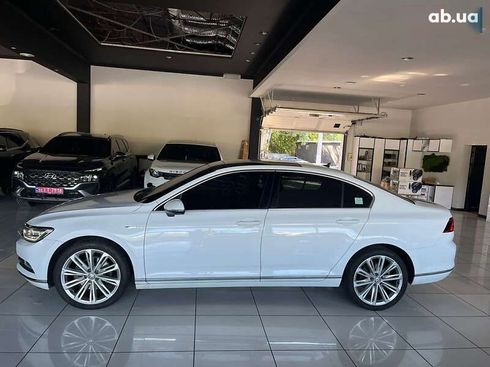 Volkswagen Passat 2018 - фото 7