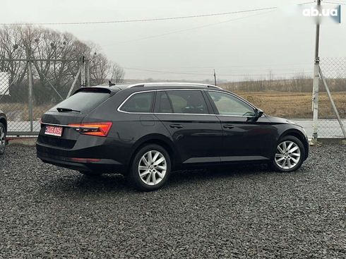 Skoda Superb 2020 - фото 13