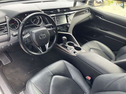 Toyota Camry 2020 - фото 14