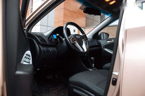 Hyundai Accent 2012 - фото 9