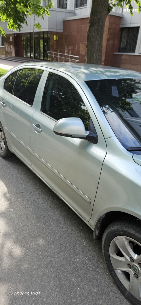 Skoda Octavia 2011 зеленый - фото 4