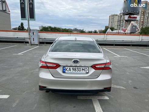 Toyota Camry 2019 - фото 5