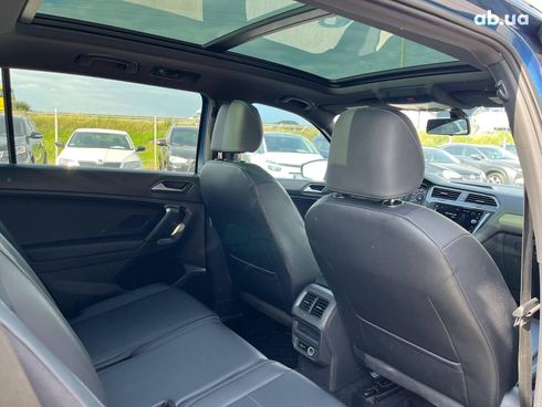 Volkswagen Tiguan 2018 синий - фото 14