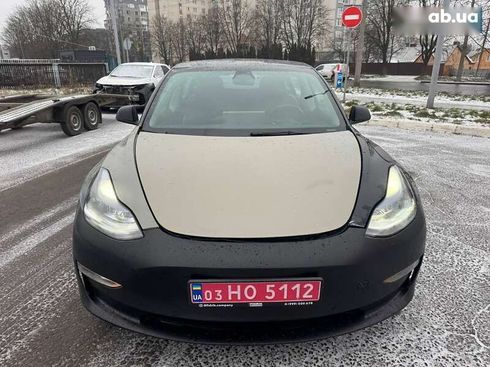 Tesla Model 3 2022 - фото 2