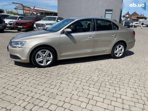 Volkswagen Jetta 2012 - фото 4