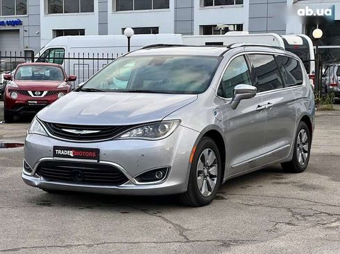 Chrysler Pacifica 2017 - фото 5