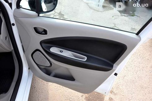 Renault Zoe 2015 - фото 12