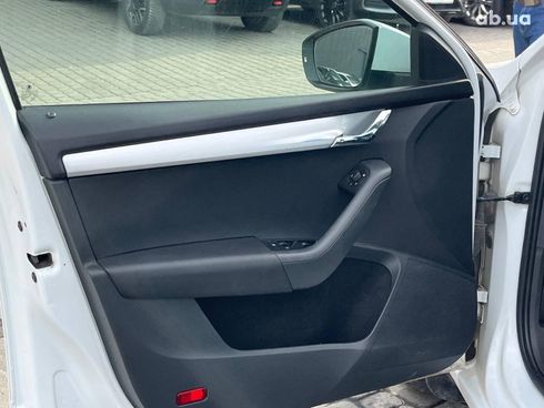 Skoda Octavia 2017 белый - фото 13