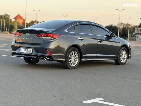 Hyundai Sonata 2018 серый - фото 17