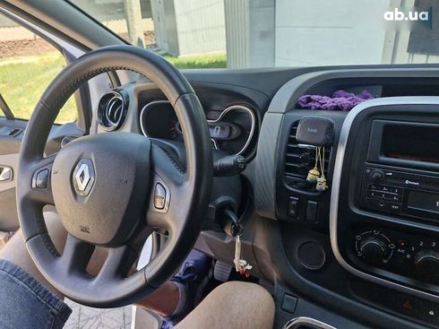 Renault Trafic 2019 - фото 22
