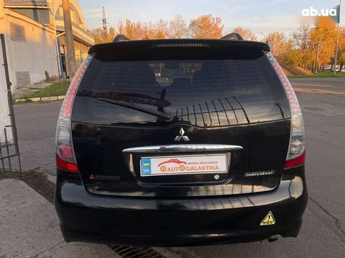Mitsubishi Grandis 2006 - фото 5
