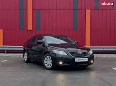 Продаж вживаних Toyota Camry в Києві - купити на Автобазарі