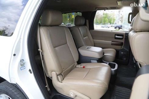 Toyota Sequoia 2012 - фото 9