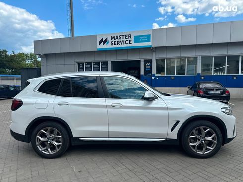 BMW X3 2022 белый - фото 4