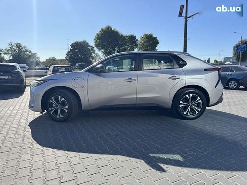Toyota bZ 2025 - фото 6