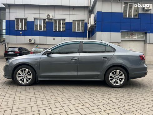 Volkswagen Jetta 2016 серый - фото 14