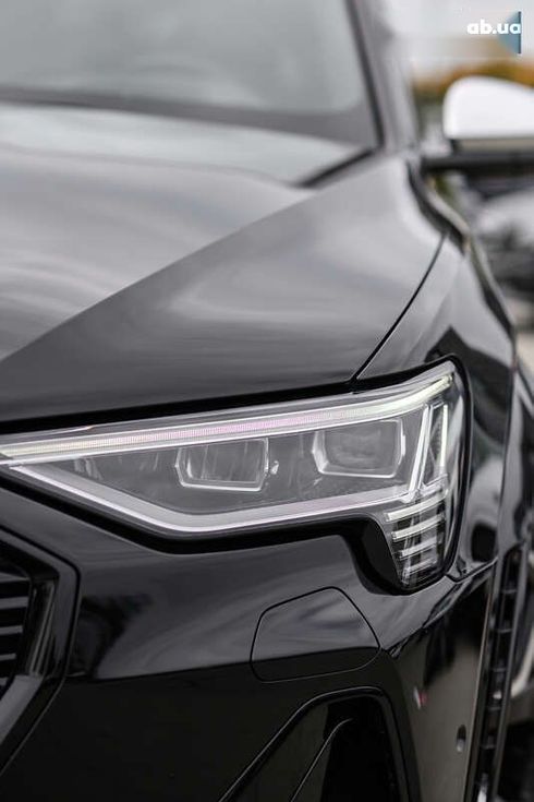 Audi E-Tron 2021 - фото 8