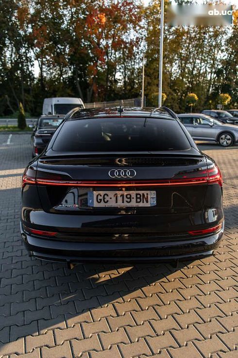 Audi Q4 Sportback e-tron 2021 - фото 8