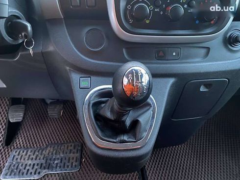 Renault Trafic 2018 - фото 17