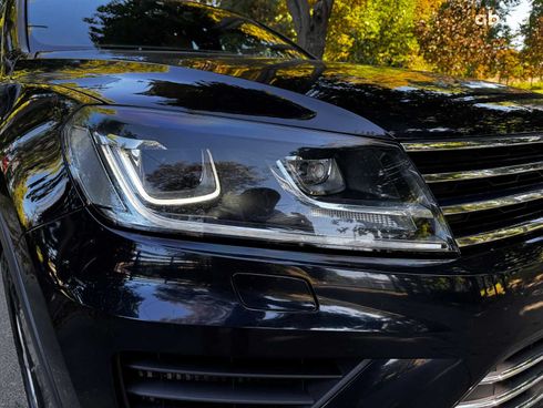 Volkswagen Touareg 2017 синий - фото 12