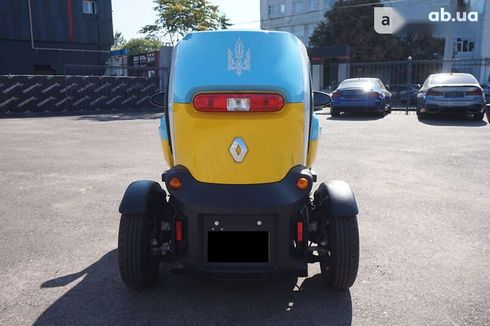 Renault Twizy 2017 - фото 6