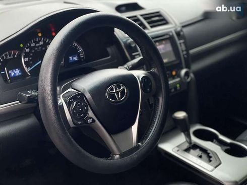 Toyota Camry 2014 - фото 13