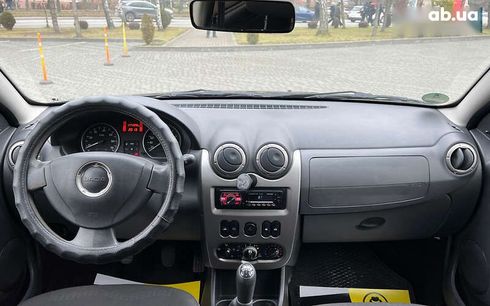 Dacia Sandero 2011 - фото 12