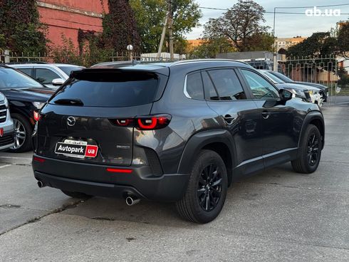 Mazda CX-50 2024 серый - фото 7