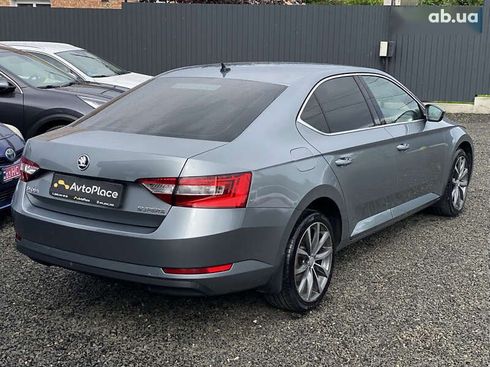 Skoda Superb 2017 - фото 22