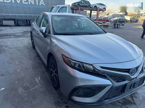 Toyota Camry 2022 - фото 8