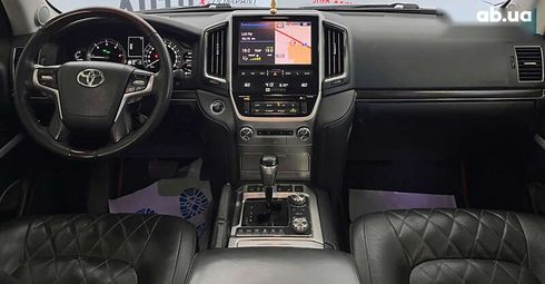 Toyota Land Cruiser 2017 - фото 11