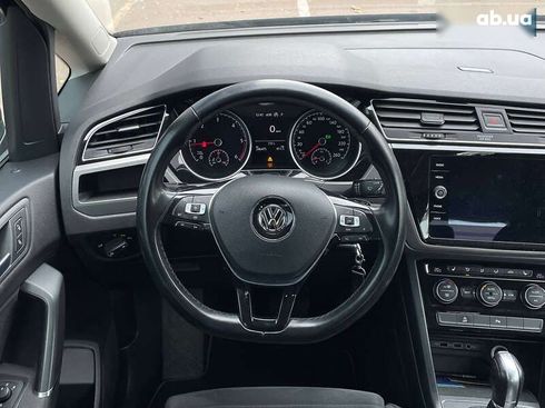 Volkswagen Touran 2018 - фото 20