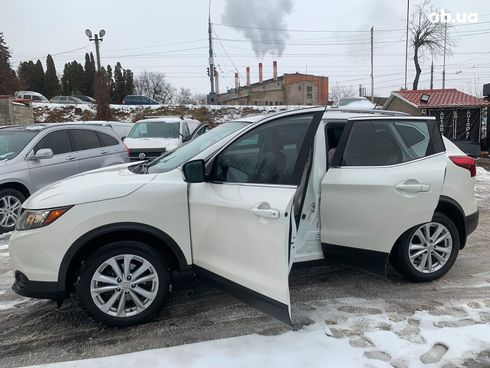 Nissan Rogue 2018 белый - фото 17