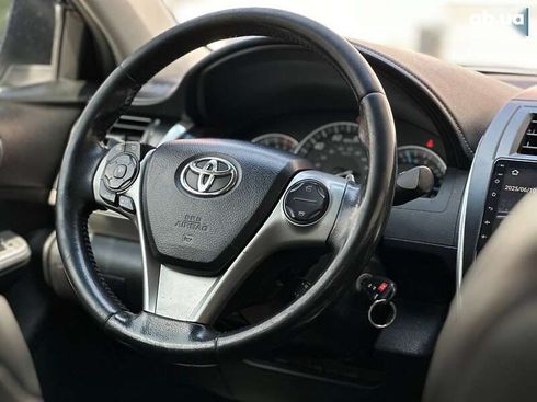 Toyota Camry 2013 - фото 18