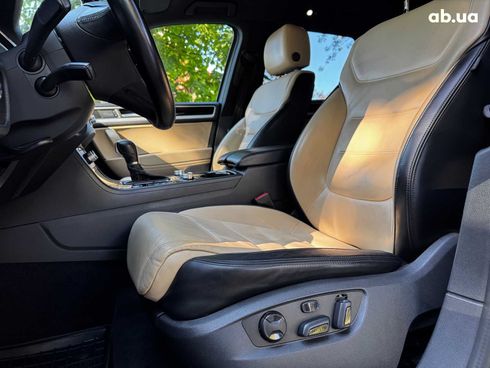 Volkswagen Touareg 2017 синий - фото 45