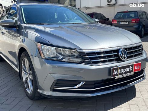 Volkswagen Passat 2016 серый - фото 10