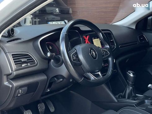 Renault Megane 2016 - фото 24