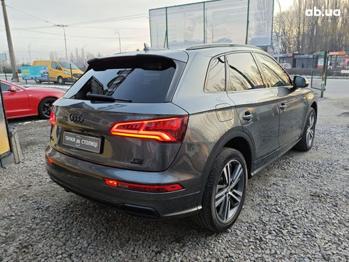 Audi Q5 2017 серый - фото 7