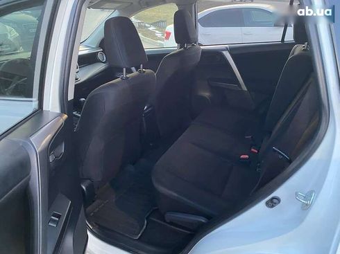 Toyota RAV4 2017 - фото 11