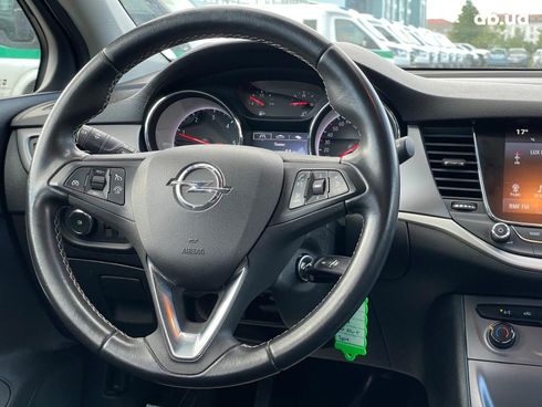 Opel Astra 2018 белый - фото 5