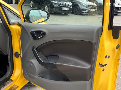 SEAT Ibiza 2011 желтый - фото 37